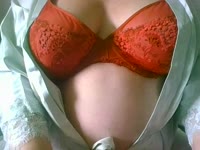 Je suis une bonne chienne à la recherche de bites d