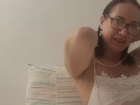 Sexy and elegant woman who will appreciate your conversation and your gentlemanly company.