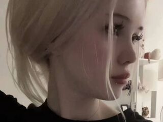 beautiful cam girl HeatherHeinitz