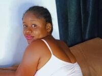 camslut showing pussy KiraDon