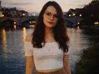 girl slave webcam MazeHistoria