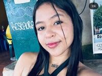 adult livecam AishaPetit