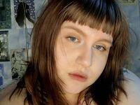 naked girl with webcam masturbating with vibrator AliceBunn