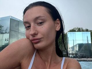 cam girl masturbating with sextoy AliceLewandovski