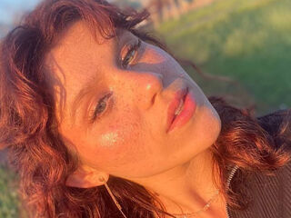 cam girl webcam AstridChing