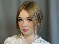 camgirl playing with dildo BevGreff