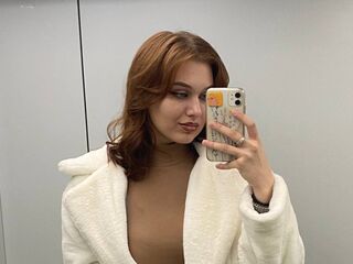 camgirl masturbating with dildo BrynnMeury