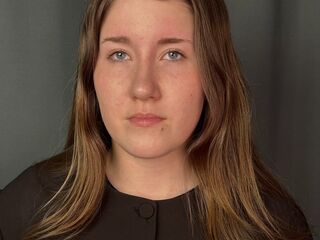 shaved pussy cam CaylinGarczynski