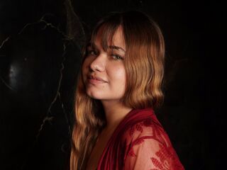 adult webcam CharlotBlonde