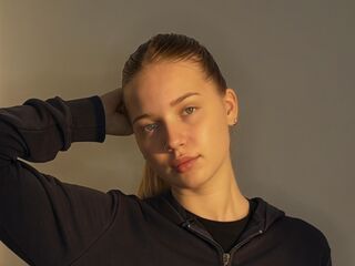 nude CristalCinnamond
