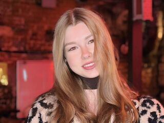 nude cam DainaThroneberry