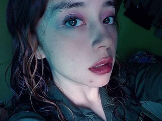camgirl masturbating with vibrator DannaGom