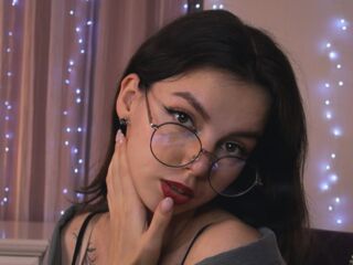 camgirl showing tits DawnDiggle