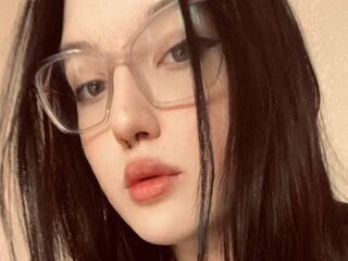 camgirl fingering shaved pussy DeloresRamos