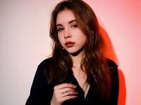 hot cam girl fingering shaved pussy EllaDawson
