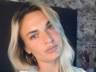 bedroom live sex EllieMaryn