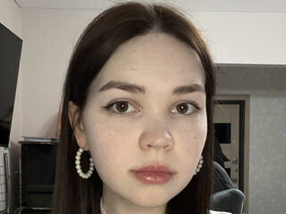 free live cam chat EmiliRoyzi