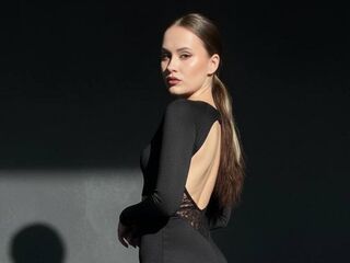 extrreme webcam picture EmilyGiffin