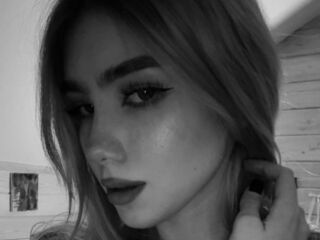 hot cam girl masturbating with sextoy EmmaBlond