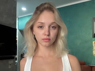 cam girl chatroom EveMorrison