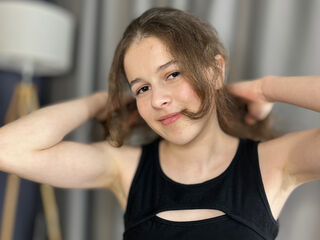 naked cam girl masturbating with vibrator GemmaHatchett