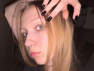 hot cam girl masturbating with vibrator GriselCammarano