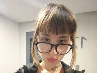 camslut topless HallieAblin