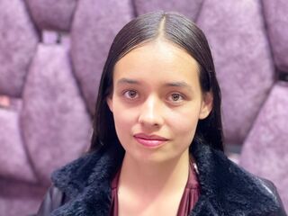 girl fingering shaved pussy IssaMontenegro