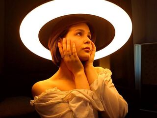 girl fingering bald pussy JoslynDelmolino