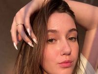 camslut spreading pussy KieshaBurgie