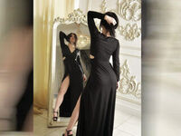 webcam show KiraHoloway