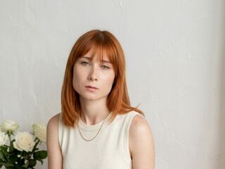 camgirl masturbating with sex toy KiraSunley