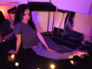 free web cam chat KyaraLux