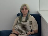 camgirl showing pussy LauriMagnie