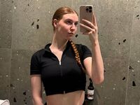 naked girl with webcam fingering pussy LessieNunz