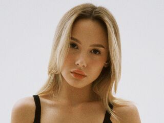 camwhore shaved pussy LeticiaTso