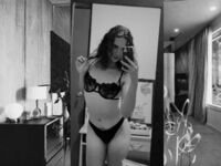 nude webcam girl photo LiahRosh