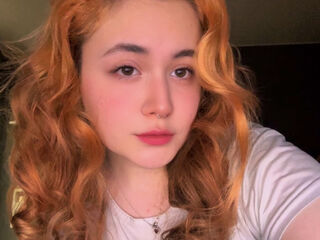 camslut spreading pussy LiliPlishi