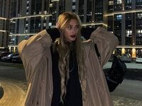 hot naked webcamgirl LizaKitchin