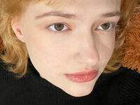 naked cam girl masturbating with vibrator LunaBeans