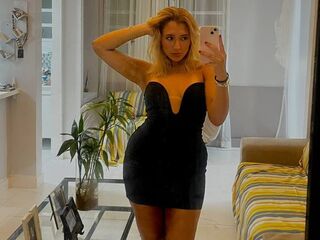 naked girl with webcam fingering LunaVeller