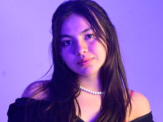 topless webcamgirl LyaValmont