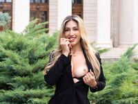 camgirl showing tits Maris