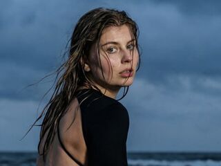 camgirl video chat MilaOlivers