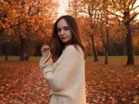 fingering webcamgirl MillisaTravel