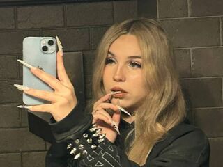 naughty cam girl masturbating with dildo NanciCamberos