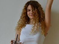 camwhore masturbating with dildo PamelaChiarelli