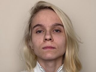 camgirl masturbating with sex toy PoulaShade