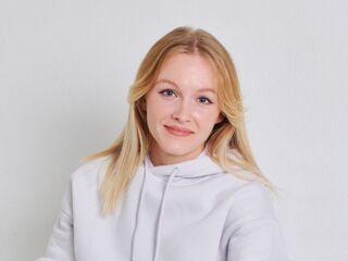 closeup cam RhonaBrechtel