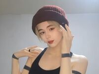 camgirl showing tits RoxannCobio